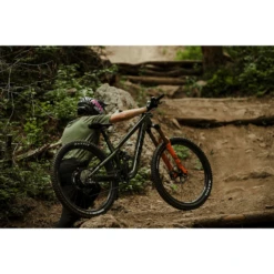 Pivot Firebird 29 Ride GX/X01 Bike - 2022 -Troy Lee Cycling Shop 1023180 800 auto