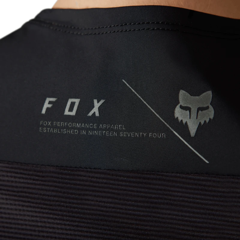 Fox Flexair Ascent Short Sleeve Jersey - Women's 9 Fox Flexair Ascent Short Sleeve Jersey - Women's - Image 7