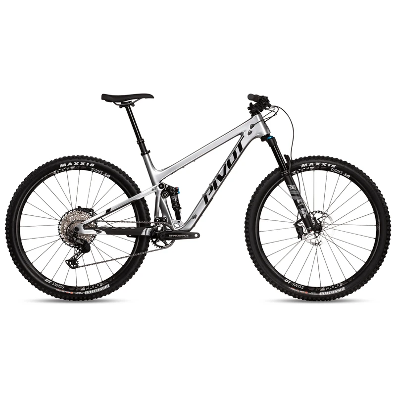 Pivot Trail 429 V3 Race XT Bike 5 Pivot Trail 429 V3 Race XT Bike - Image 3
